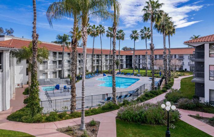 DoubleTree by Hilton Bakersfield