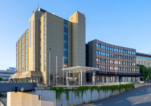 Spark by Hilton Wuppertal City Centre - parking