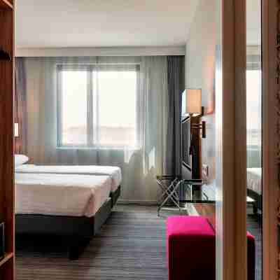 Moxy Milan Linate Airport Rooms