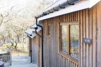 臨河美麗別墅，配有私人熱水浴缸(Beautiful river fronted house with private hot tub) - 別墅