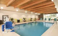 Home2 Suites by Hilton - St. Louis/Forest Park - Kitchens