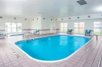 Residence Inn by Marriott Topeka - Swimmingpools