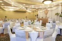 DoubleTree by Hilton Hotel Grand Rapids Airport - parking