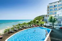 Hotel Sans Souci - piscina