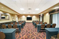 Hampton Inn & Suites Milwaukee/Franklin - 2-Star