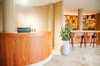 Royal Palm Galapagos, Curio Collection by Hilton - bar