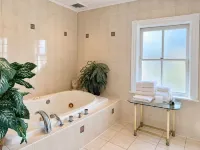 The Ocean Plaza Hotel - 2-Star