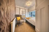 Large 3BR House Sleeps 7 Near City Centre - 3-Star