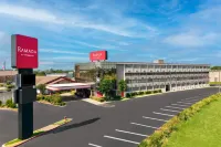 Ramada by Wyndham Tulsa Broken Arrow - bar