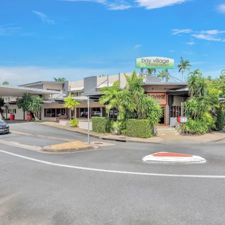 Bay Village Tropical Retreat & Apartments Hotels in Cairns North