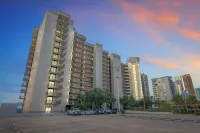 Exquisite Phoenix VII 7604 Sleeps 8-Direct Beachfront, Fabulous Amenities! - 2-Star