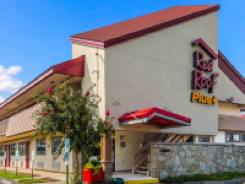 Red Roof Plus+ Nashville North - Goodlettsville Hoteles en Condado de Davidson