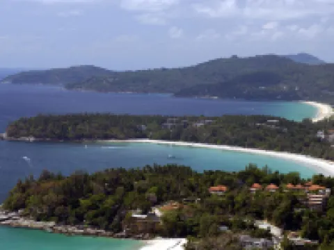 普吉島宜必思卡塔飯店