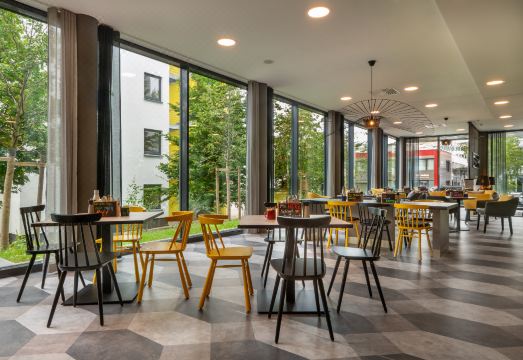 Holiday Inn - the niu, FURY ASCHHEIM MESSE