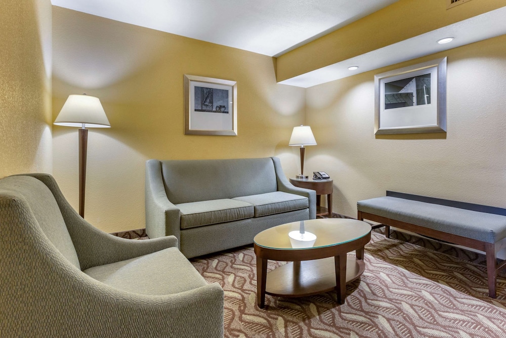 Clarion Inn & Suites