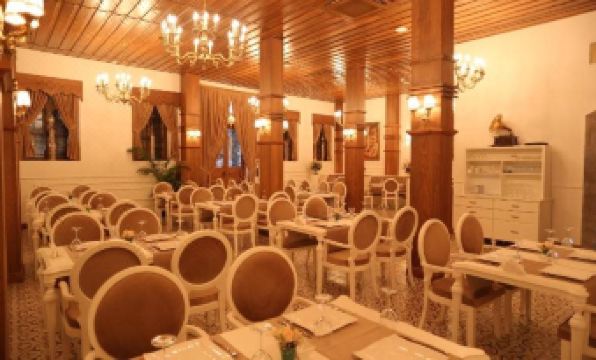 La Perla Boutique Hotel - Housity