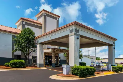 Clarion Pointe South Boston - Danville East Hotel di South Boston