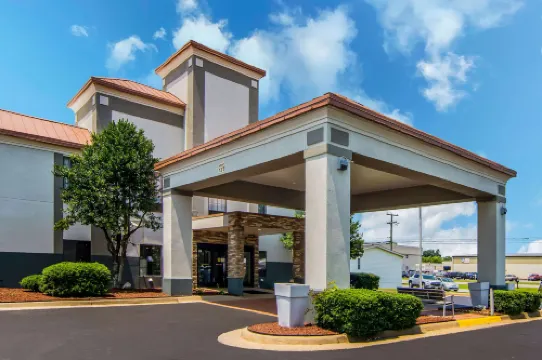 Clarion Pointe South Boston - Danville East