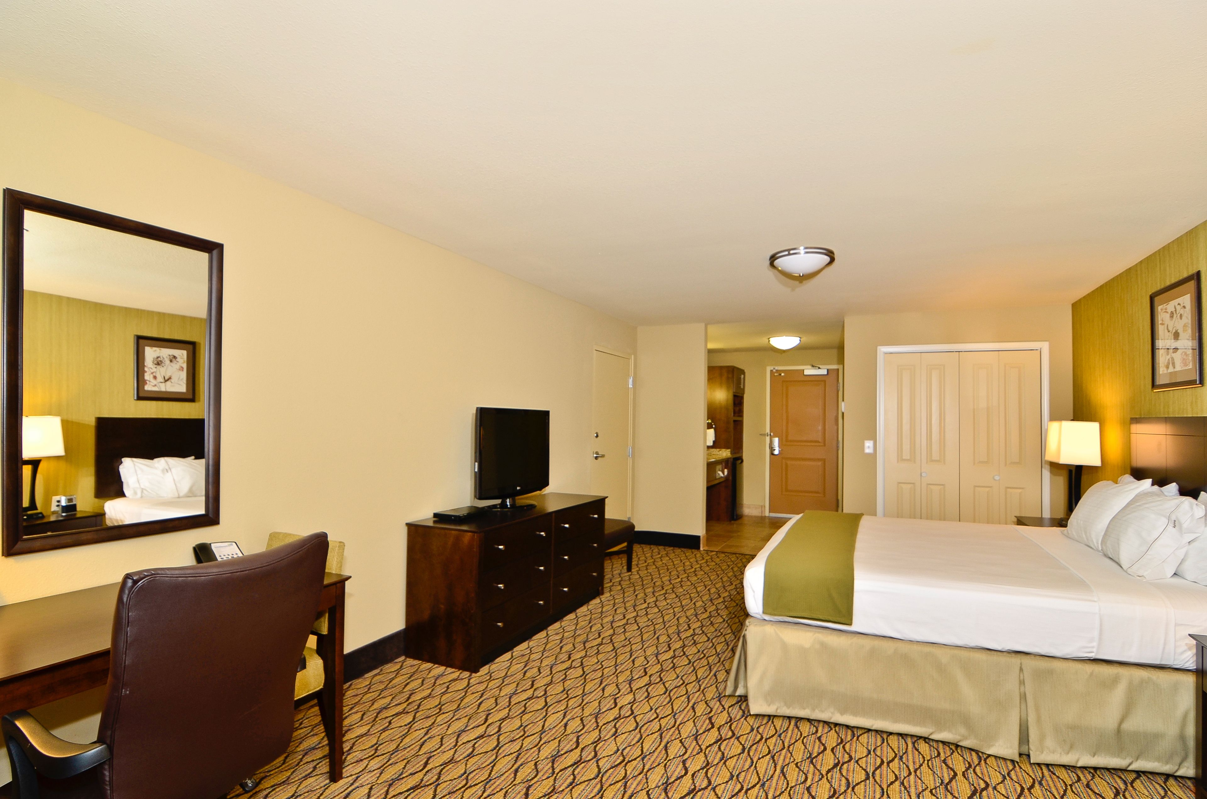 Holiday Inn Express and Suites Williston, an Ihg Hotel