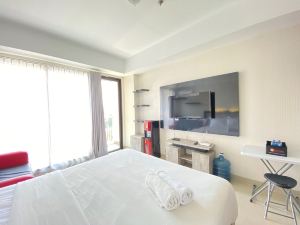 Bright Studio Room at Beverly Dago Apartment