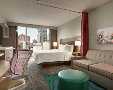 Home2 Suites by Hilton Chicago River North Hotels in Chicago