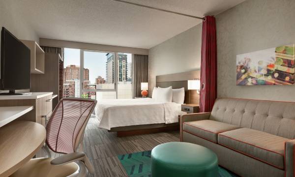 Home2 Suites by Hilton Chicago River North