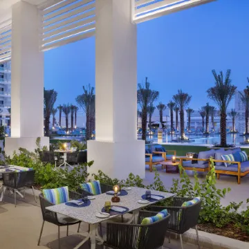 Hilton AbuDhabi Yas Island Отели рядом с достопримечательностью «Пристань для яхт Яс»