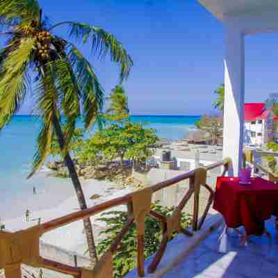 Room Ns: Beach Front Sea View 3Rdlat 2-4 Gust Others