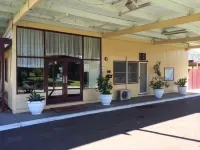 Silver Oaks Motel