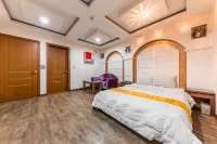 Taean Theme Hotels in Taean-gun