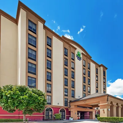 Holiday Inn Express & Suites HOUSTON - MEMORIAL PARK AREA by IHG Hotels near Karbach Brewing