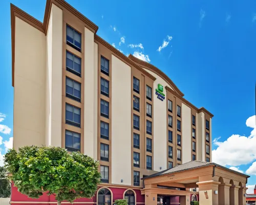 هوليداي إن إكسبرس آند سويتس هوستون - ميموريال بارك أريا باي آيتش جي Hotels near بايو بيند