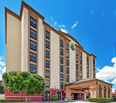 Holiday Inn Express & Suites HOUSTON - MEMORIAL PARK AREA by IHG Hotels near Karbach Brewing