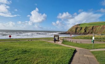 Impeccable Beachfront 2-Bed Cottage in St Bees