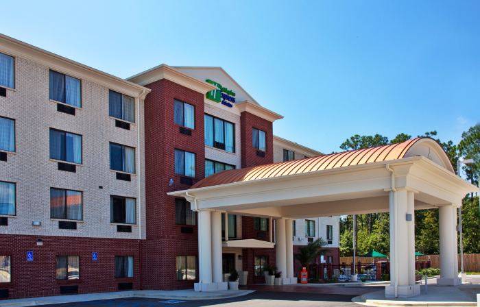 Holiday Inn Express & Suites BILOXI- OCEAN SPRINGS by IHG
