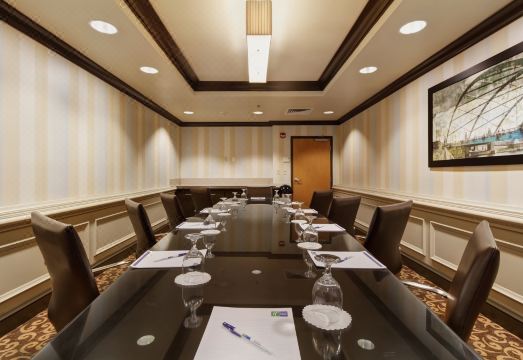 Holiday Inn Express & Suites Warwick-Providence (Airport) 이미지
