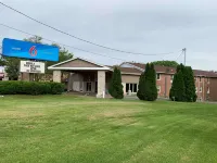 Studio 6 Rockford Hotels near Burpee Museum of Natural History