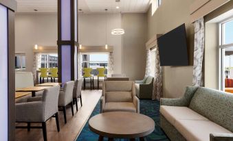 Days Inn & Suites by Wyndham Bowling Green