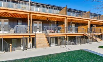 Globalstay. Unique New Townhomes for 16 Guests. Hot Tub, BBQ