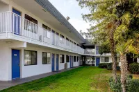 Motel 6 Porterville, CA - 2-Star