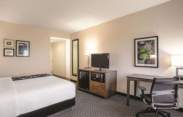 La Quinta Inn & Suites by Wyndham Baltimore N / White Marsh