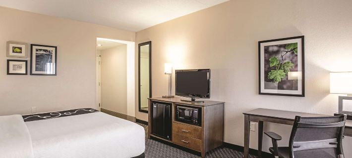 La Quinta Inn & Suites by Wyndham Baltimore N / White Marsh Hotels in Baltimore County