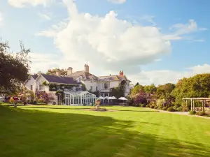 Summer Lodge Country House Hotel