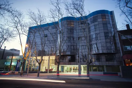 Regency Way Montevideo Hotel Отели в г. Монтевидео