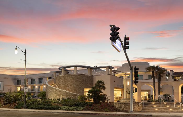 Redondo Beach Hotel, Tapestry Collection by Hilton