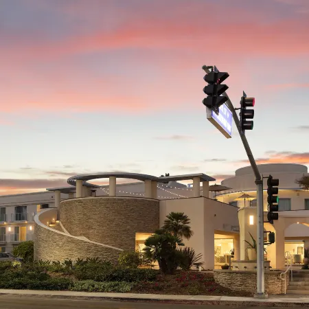 Redondo Beach Hotel, Tapestry Collection by Hilton