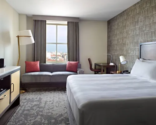 Marriott St. Louis Grand Hotels near Central Public Library