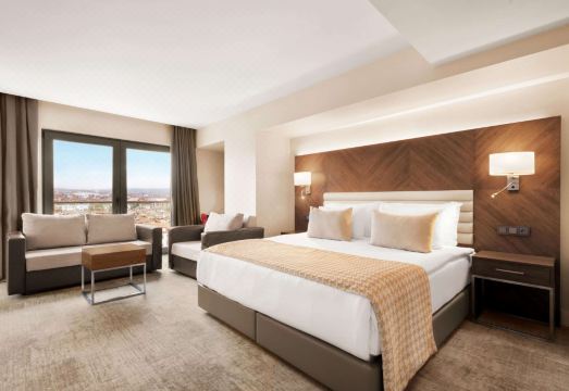 라마다 이스파르타 로비