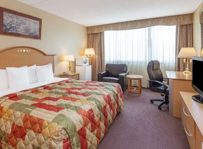 Days Hotel by Wyndham East Brunswick Conference Center