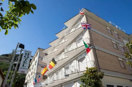 Hotel San Paolo Отели рядом с достопримечательностью «Mostra d'Oltremare»